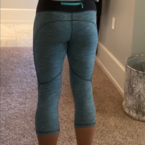 Lululemon Crop Leggings Running Size 6 - Picture 6 of 9